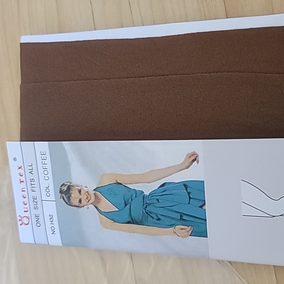 Queentex Sheer Naylon Knee-high Coffee Socks - Picture 4 of 4